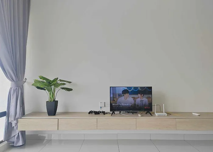 Mid Valley Southkey Mall - 24-7 Support - Netflix - Infinity Pool