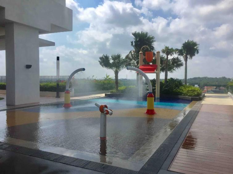 Mid Valley Southkey Mall - 24-7 Support - Netflix - Infinity Pool * Johor Bahru