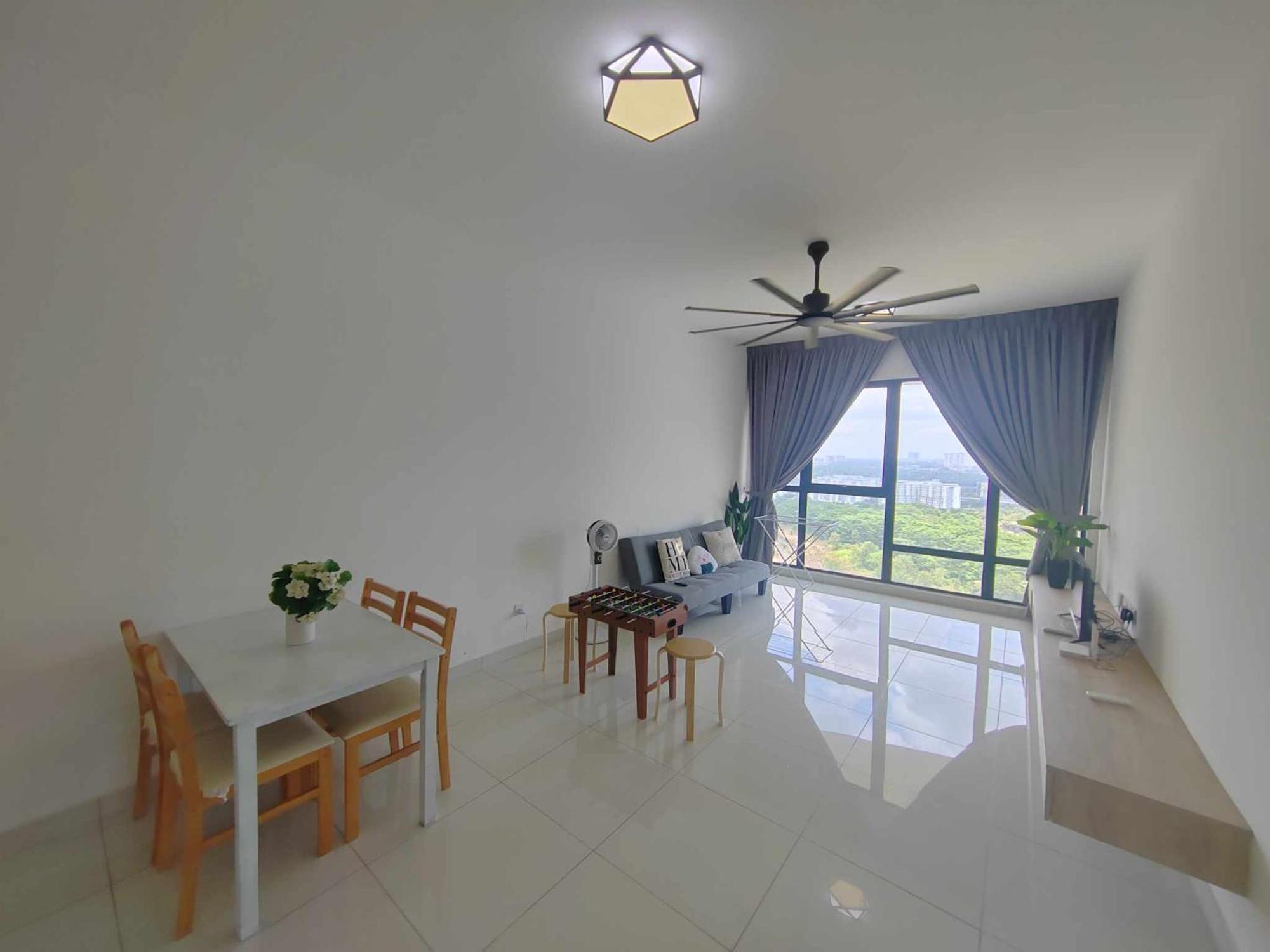 Apartment Mid Valley Southkey Mall - 24-7 Support - Netflix - Infinity Pool *