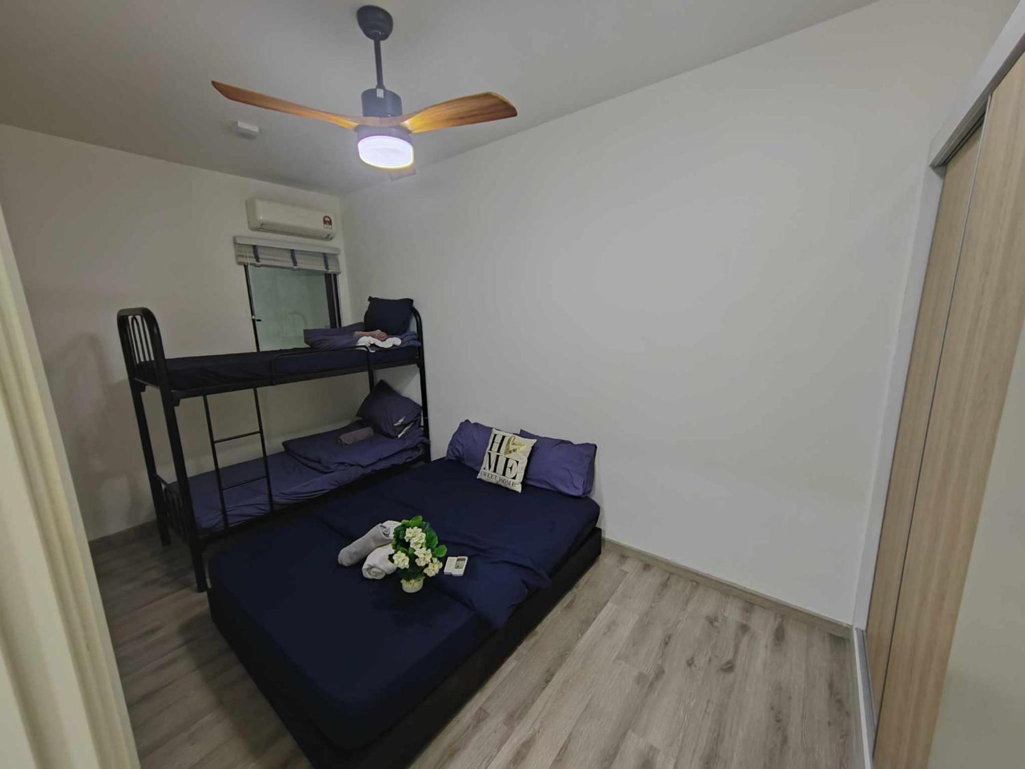 Apartment Mid Valley Southkey Mall - 24-7 Support - Netflix - Infinity Pool *