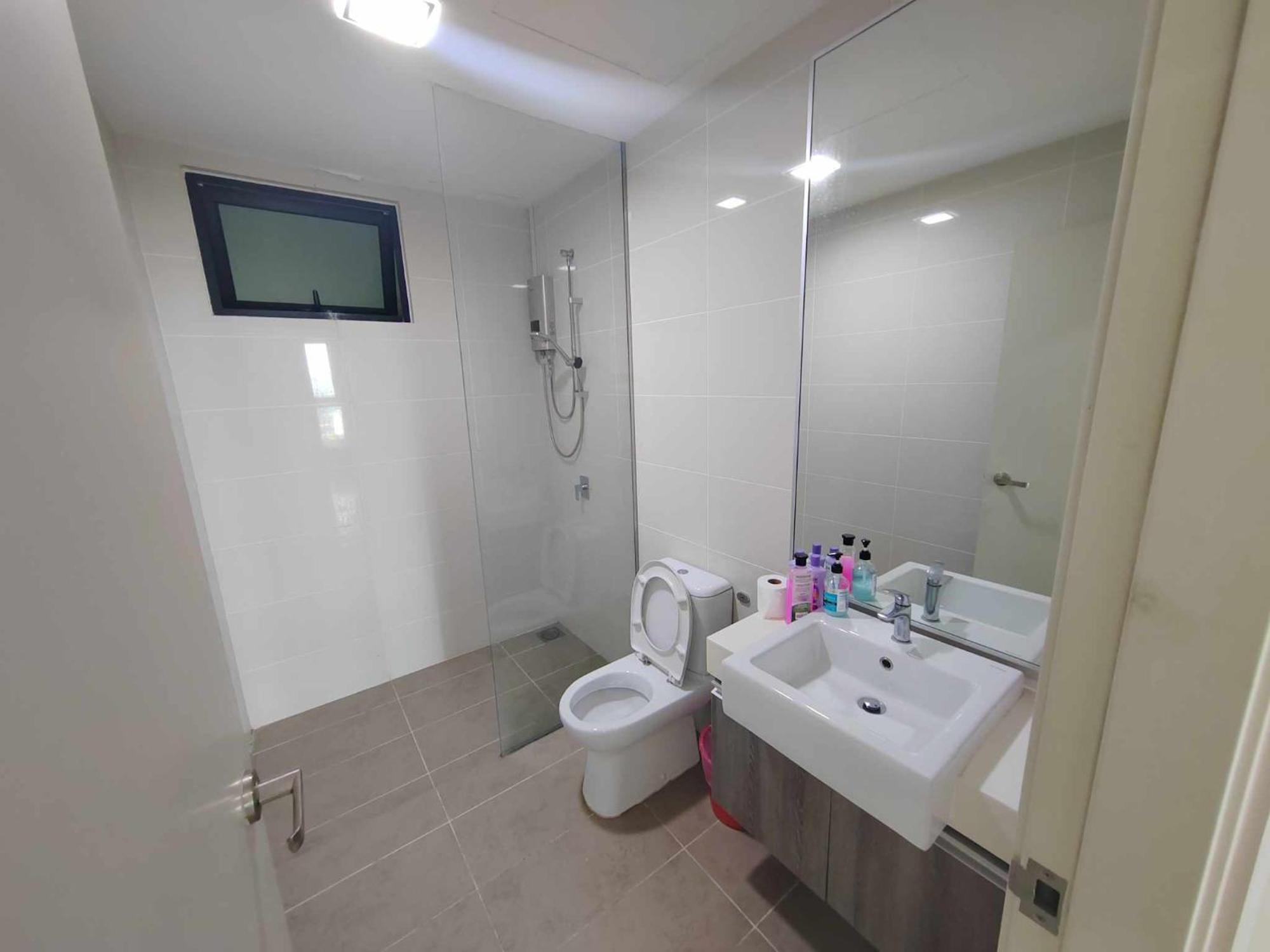 Mid Valley Southkey Mall - 24-7 Support - Netflix - Infinity Pool Apartment Johor Bahru