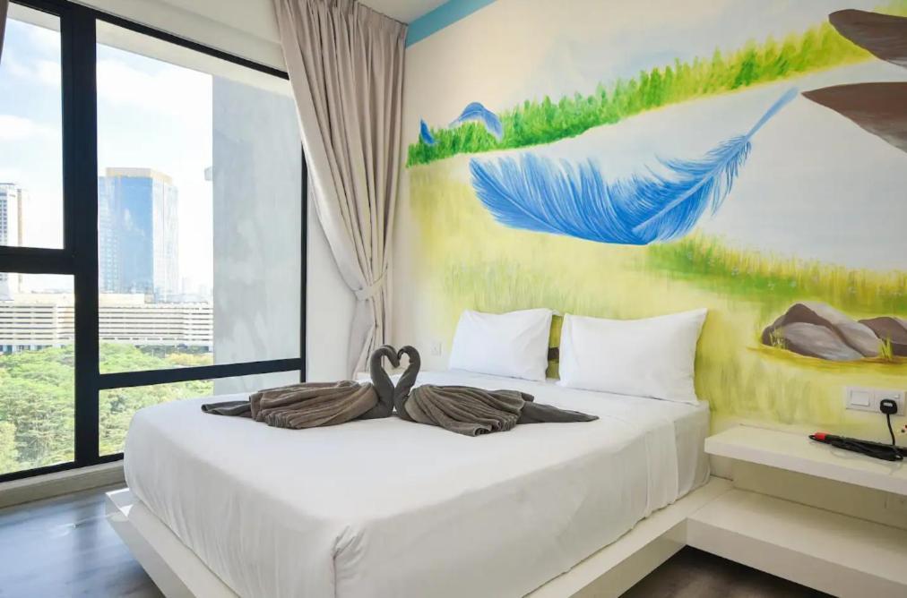 Apartment Mid Valley Southkey Mall - 24-7 Support - Netflix - Infinity Pool *